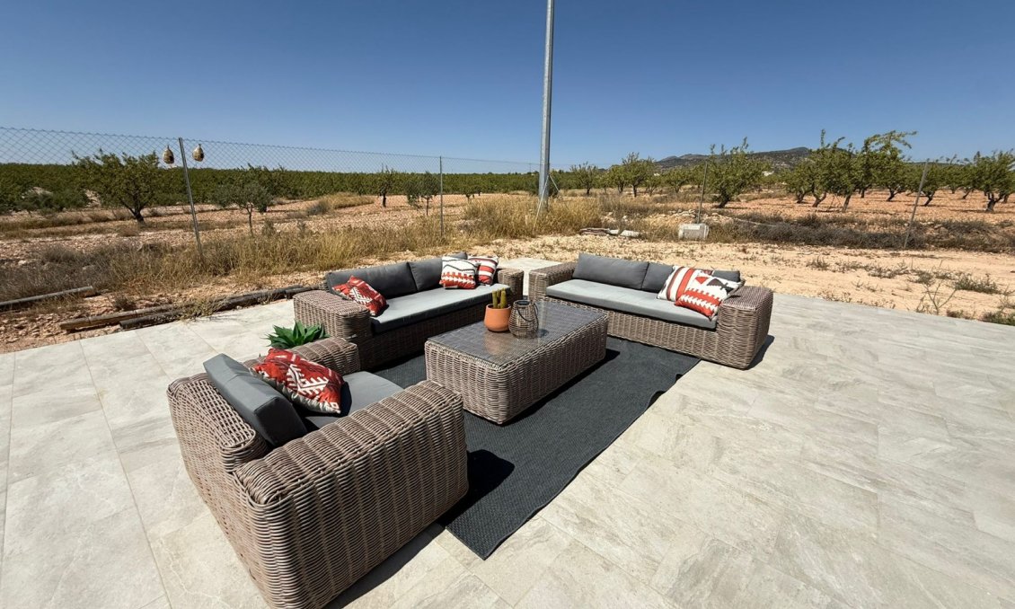 Revente - Villa -
Pinoso - Inland