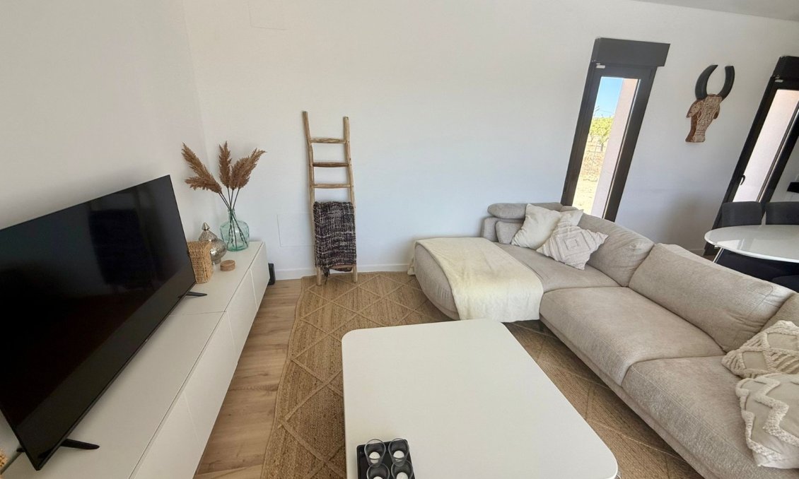 Revente - Villa -
Pinoso - Inland