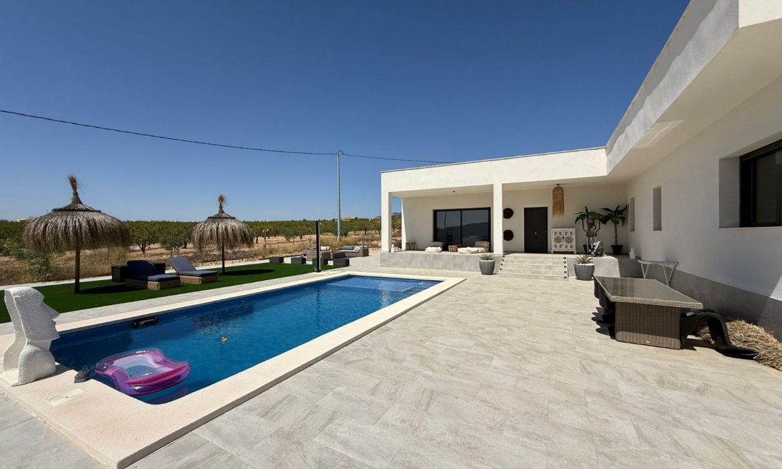 Revente - Villa -
Pinoso - Inland
