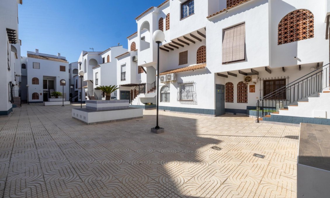 Segunda mano - Apartamento -
Torrevieja - El Acequión - Los Náufragos