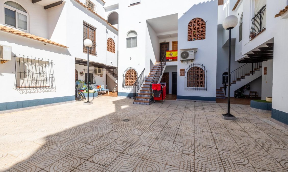 Segunda mano - Apartamento -
Torrevieja - El Acequión - Los Náufragos