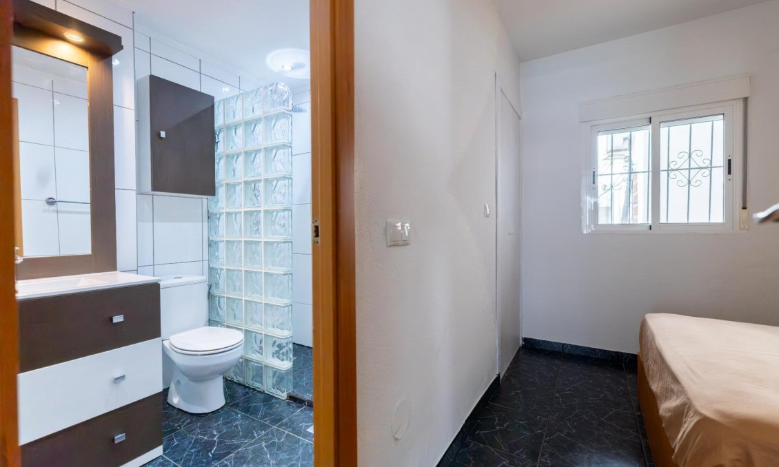 Segunda mano - Apartamento -
Torrevieja - El Acequión - Los Náufragos