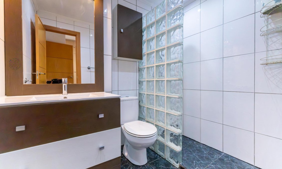 Segunda mano - Apartamento -
Torrevieja - El Acequión - Los Náufragos