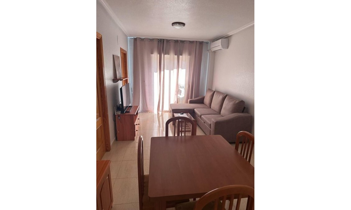 Segunda mano - Apartamento -
Torrevieja - Centro
