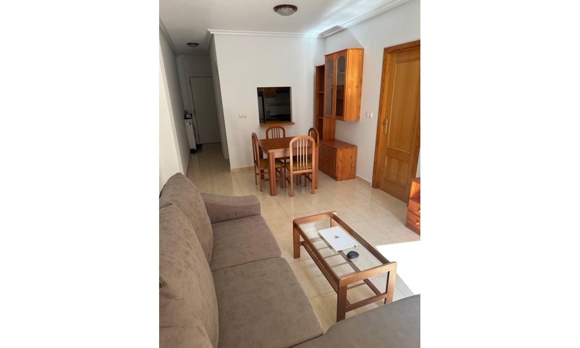Segunda mano - Apartamento -
Torrevieja - Centro