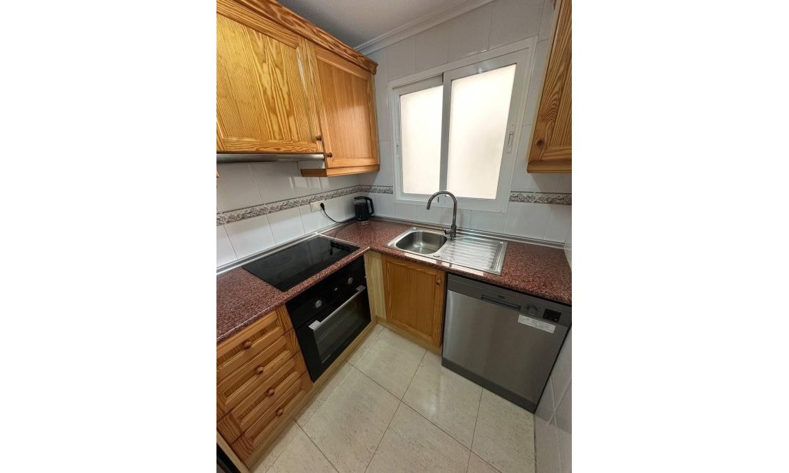 Segunda mano - Apartamento -
Torrevieja - Centro