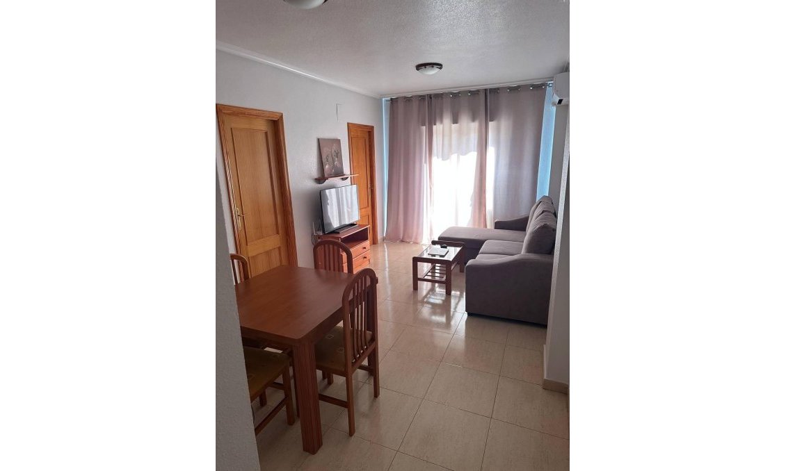 Segunda mano - Apartamento -
Torrevieja - Centro