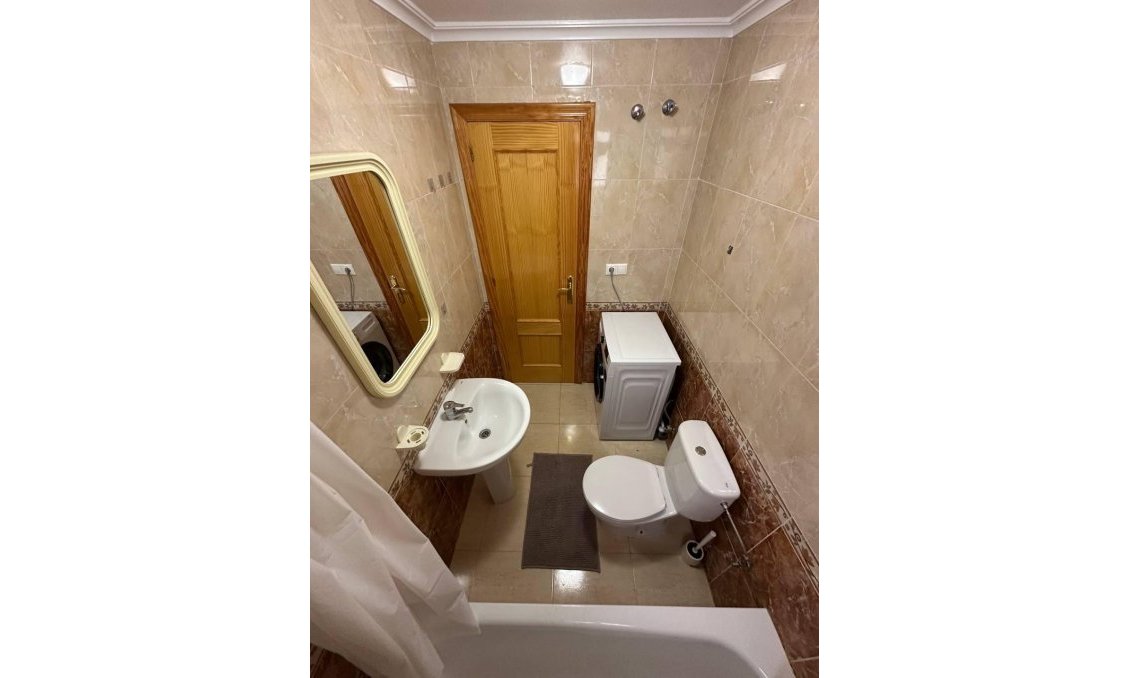 Segunda mano - Apartamento -
Torrevieja - Centro