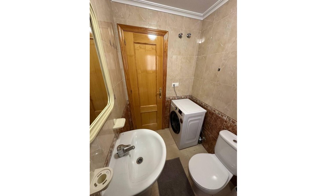 Segunda mano - Apartamento -
Torrevieja - Centro