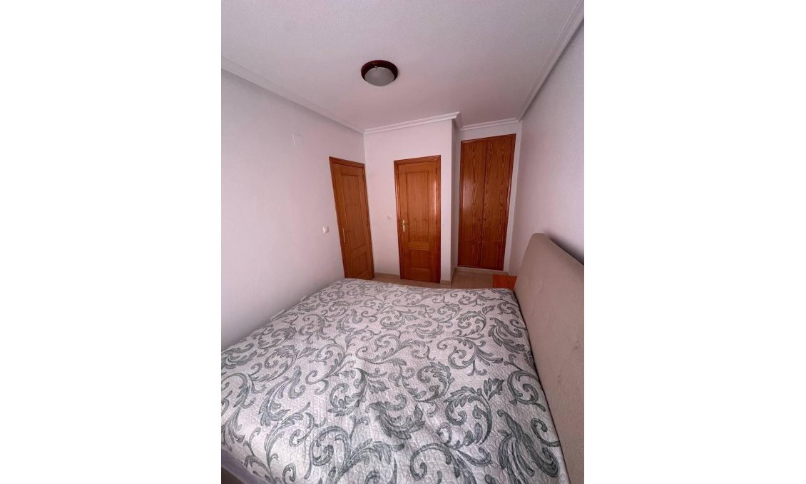 Segunda mano - Apartamento -
Torrevieja - Centro