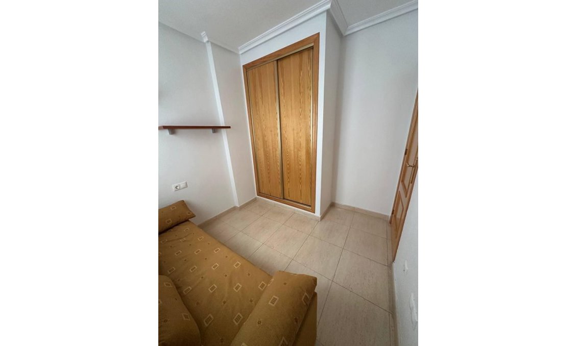 Segunda mano - Apartamento -
Torrevieja - Centro