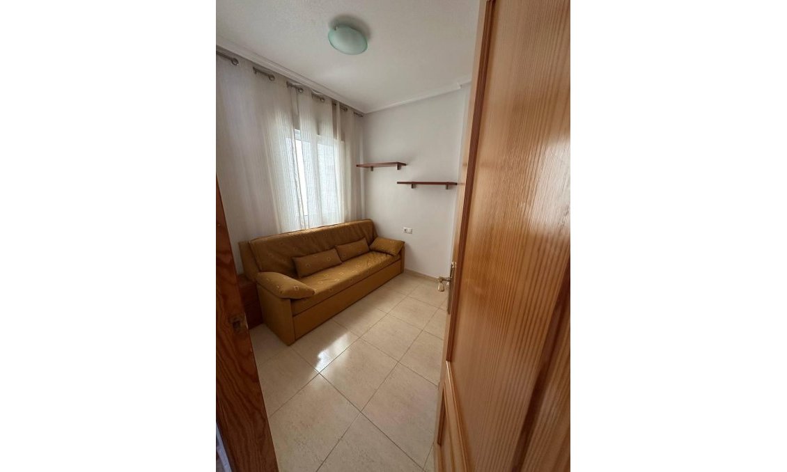 Segunda mano - Apartamento -
Torrevieja - Centro