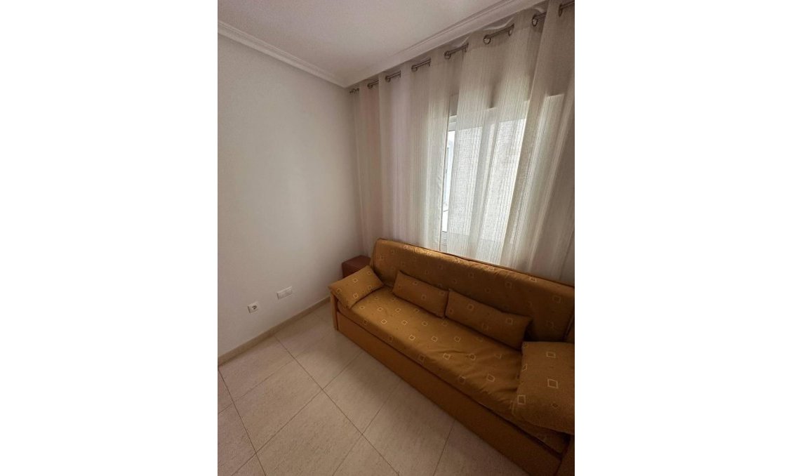 Segunda mano - Apartamento -
Torrevieja - Centro
