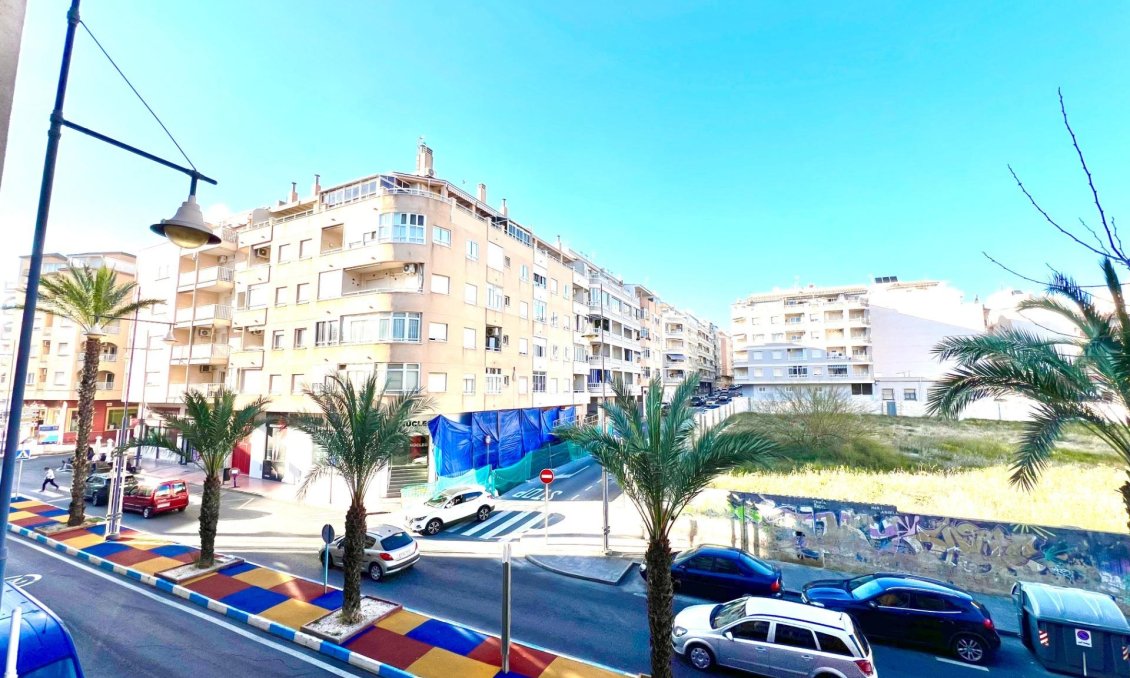 Használt Ingatlanok - Apartman -
Torrevieja - Habaneras