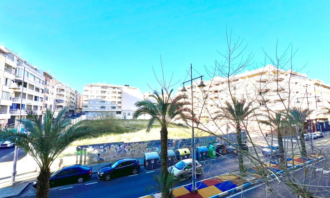 Használt Ingatlanok - Apartman -
Torrevieja - Habaneras