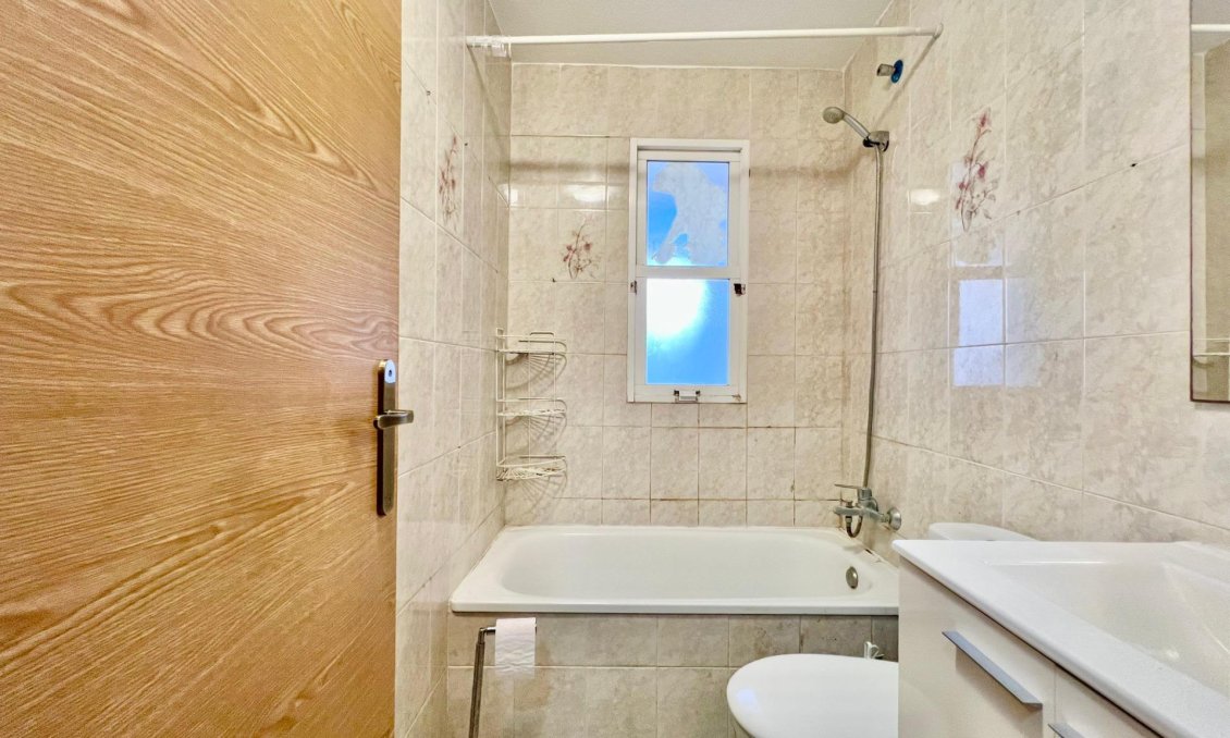 Használt Ingatlanok - Apartman -
Torrevieja - Habaneras