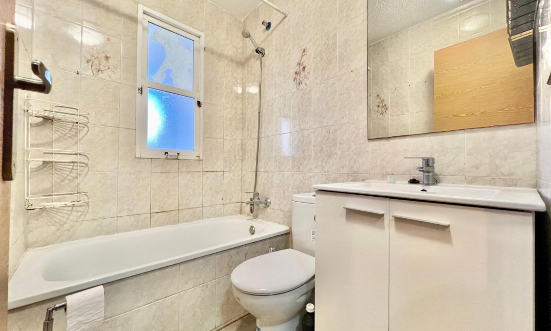 Használt Ingatlanok - Apartman -
Torrevieja - Habaneras