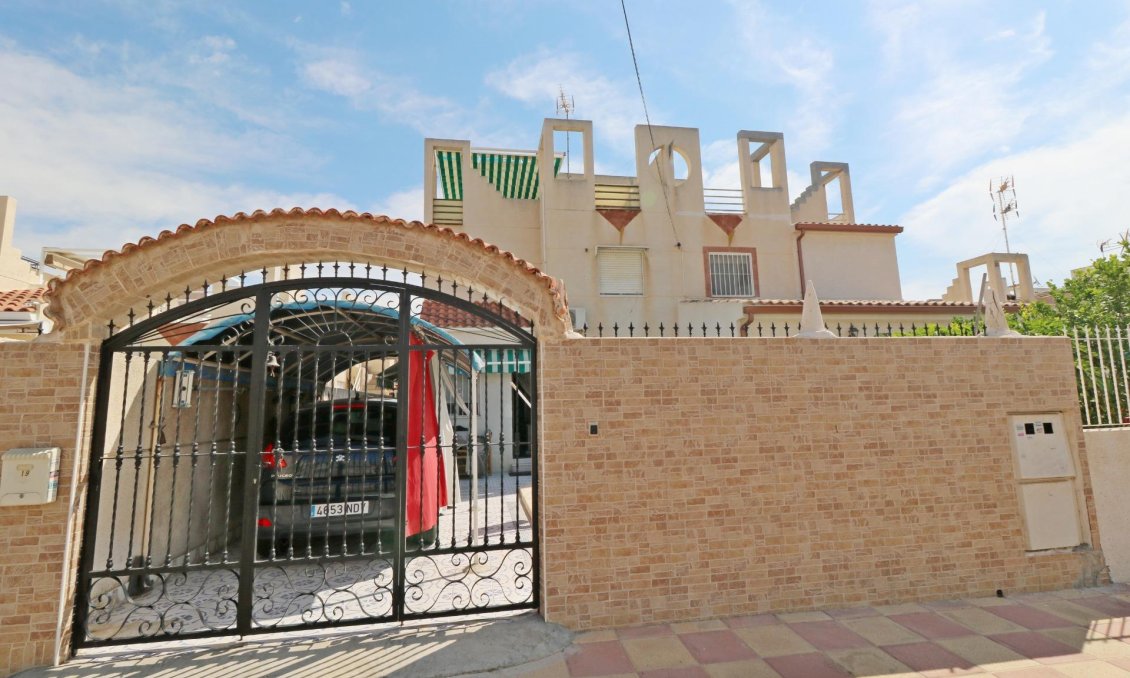 Segunda mano - Adosado -
Torrevieja - Torretas