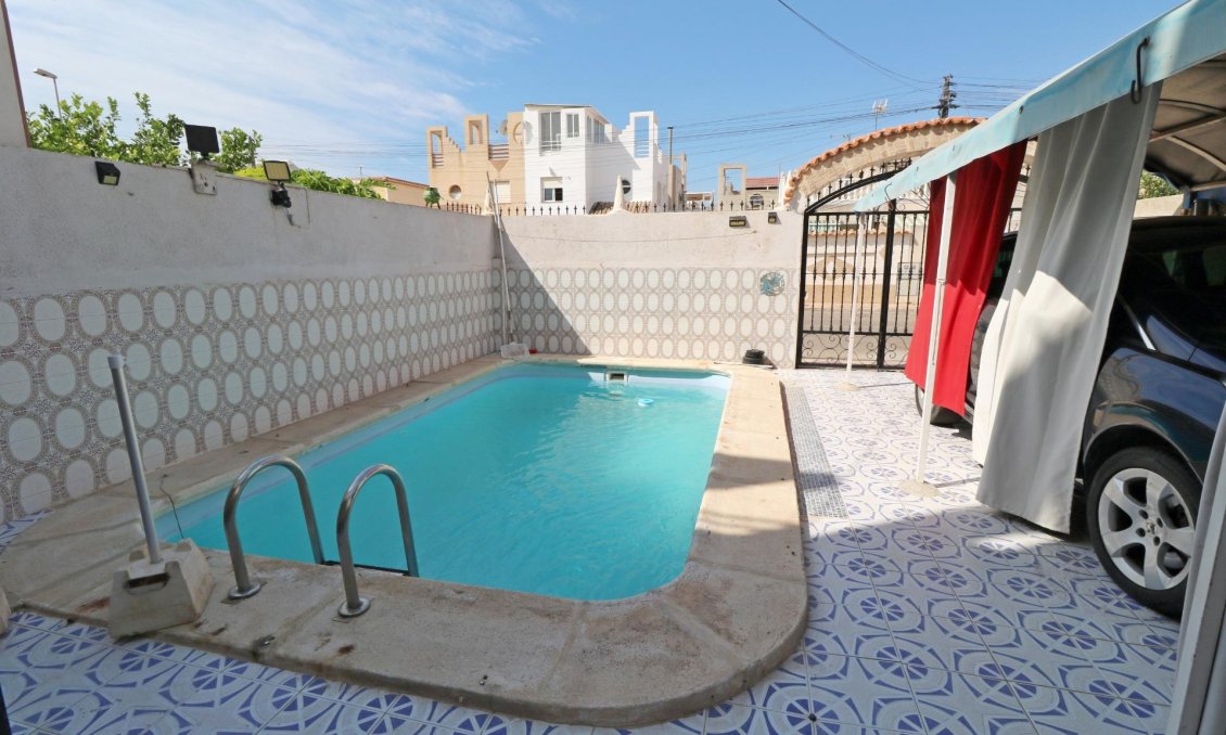 Segunda mano - Adosado -
Torrevieja - Torretas
