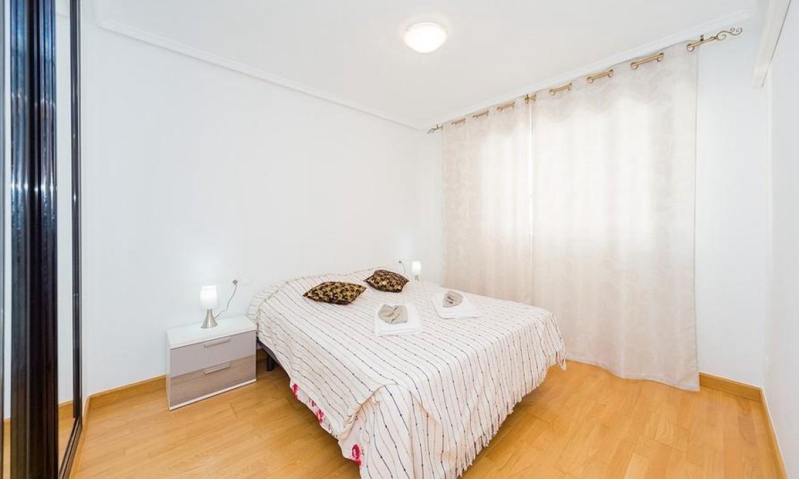 Használt Ingatlanok - Apartman -
Torrevieja - Playa del Cura