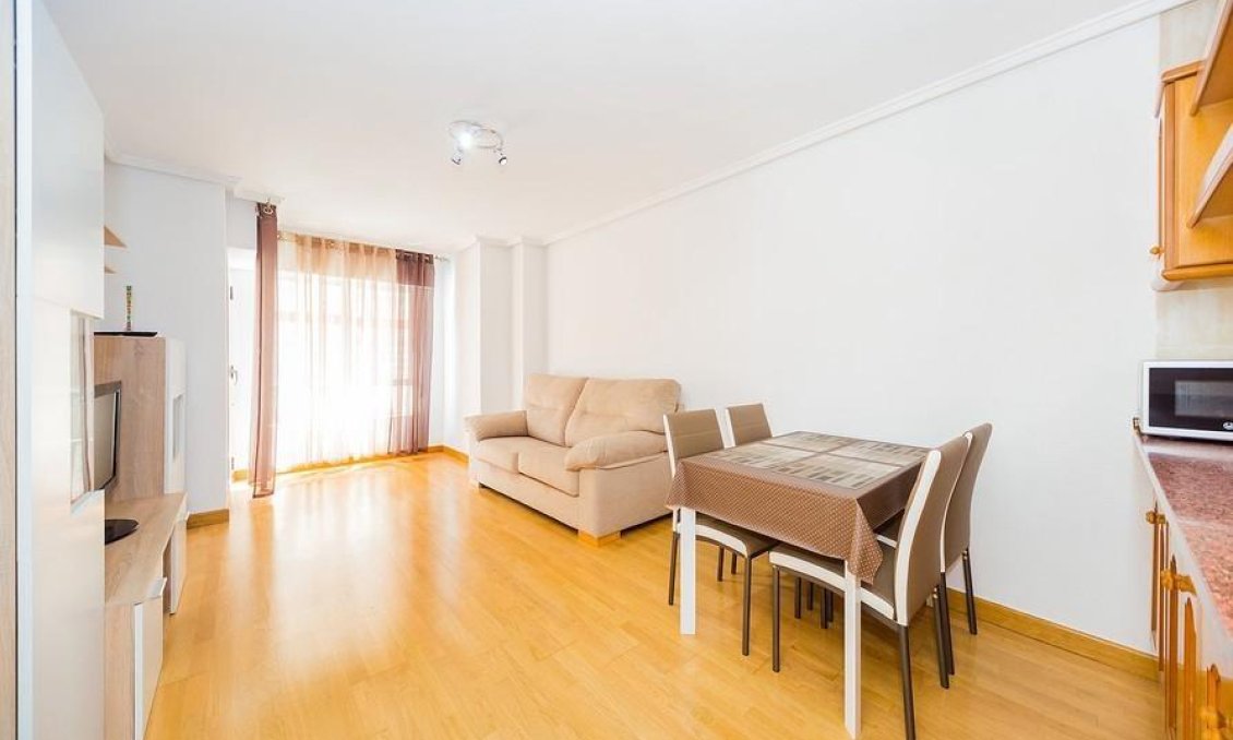Használt Ingatlanok - Apartman -
Torrevieja - Playa del Cura