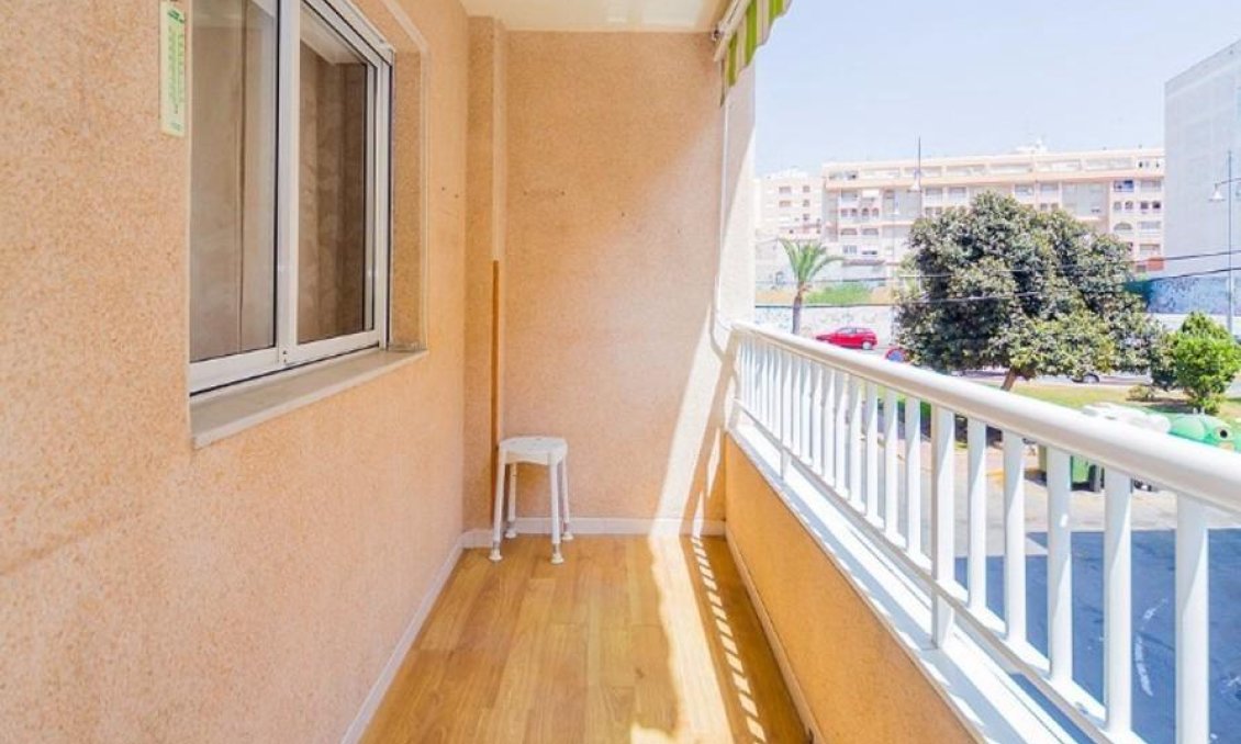 Használt Ingatlanok - Apartman -
Torrevieja - Playa del Cura