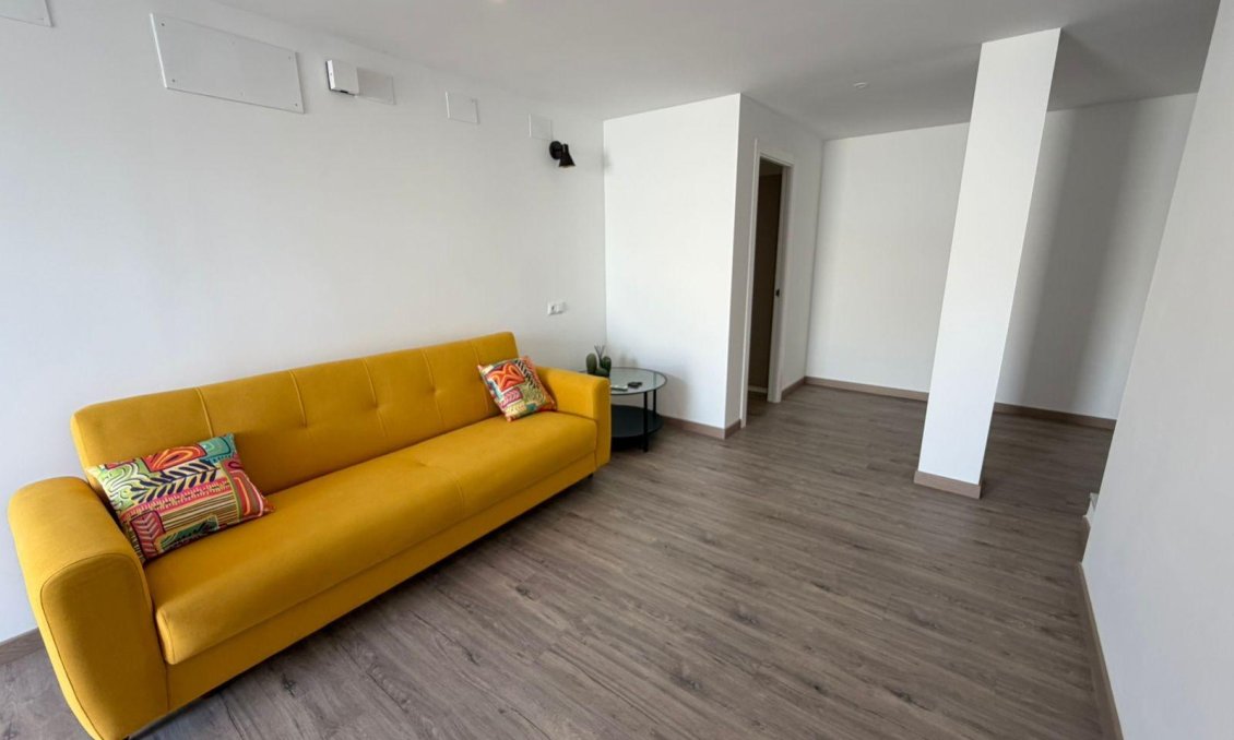 Resale - Villa / Semi semi-detached -
Torrevieja - Cabo Cervera