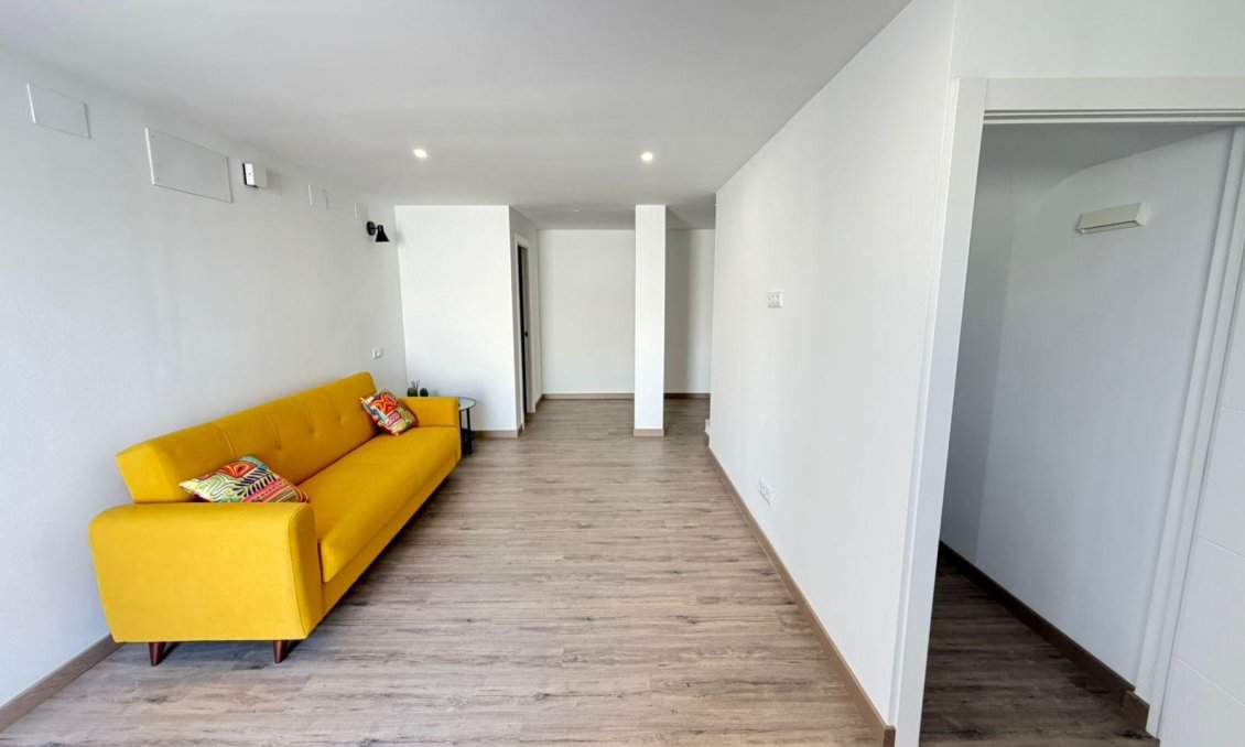 Resale - Villa / Semi semi-detached -
Torrevieja - Cabo Cervera