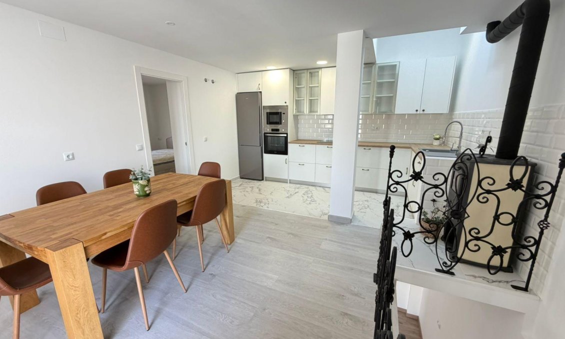 Resale - Villa / Semi semi-detached -
Torrevieja - Cabo Cervera