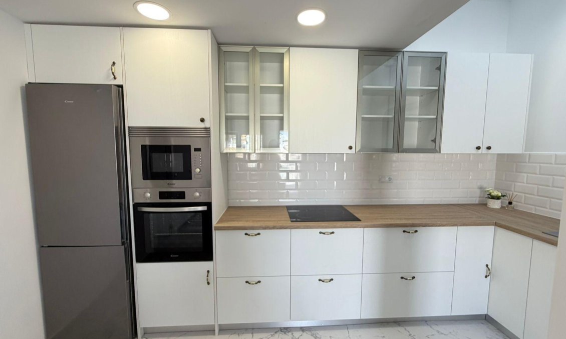 Resale - Villa / Semi semi-detached -
Torrevieja - Cabo Cervera