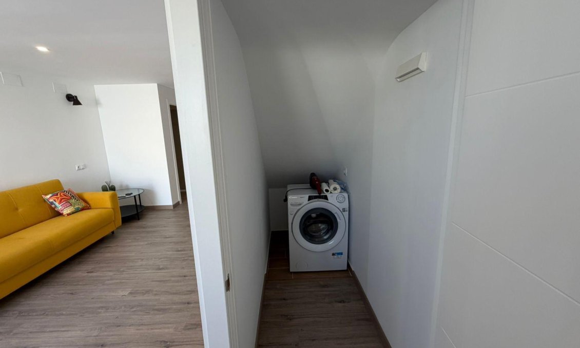 Resale - Villa / Semi semi-detached -
Torrevieja - Cabo Cervera