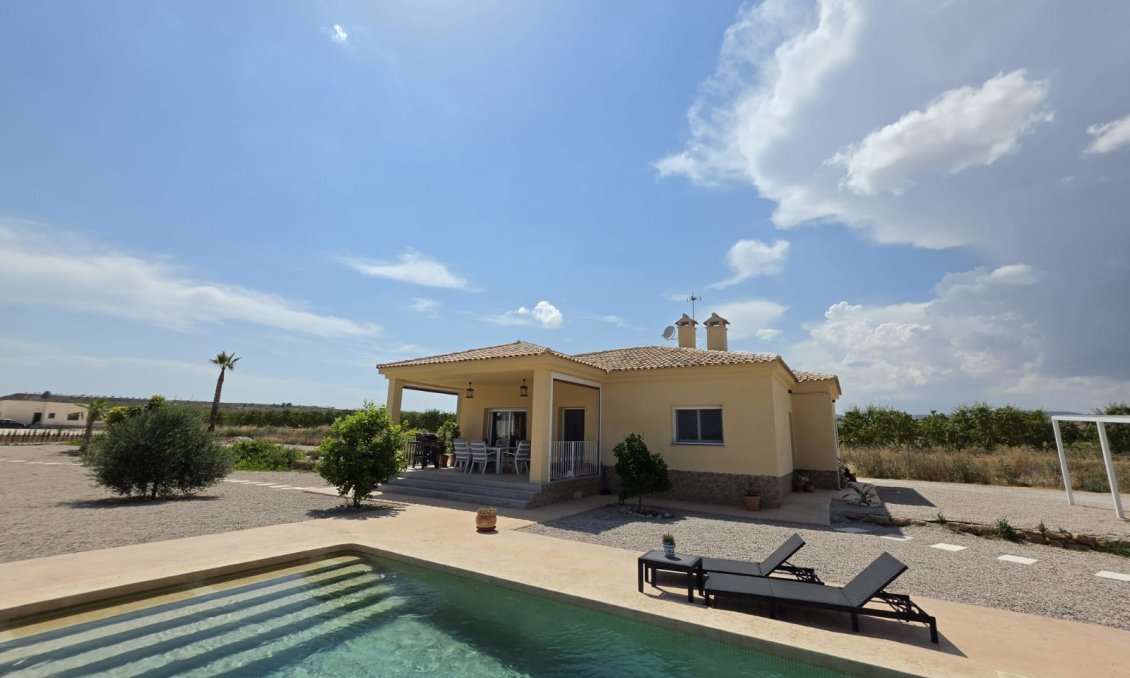 Revente - Villa -
Pinoso - Inland