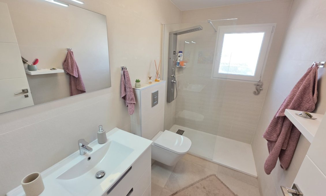 Revente - Villa -
Pinoso - Inland