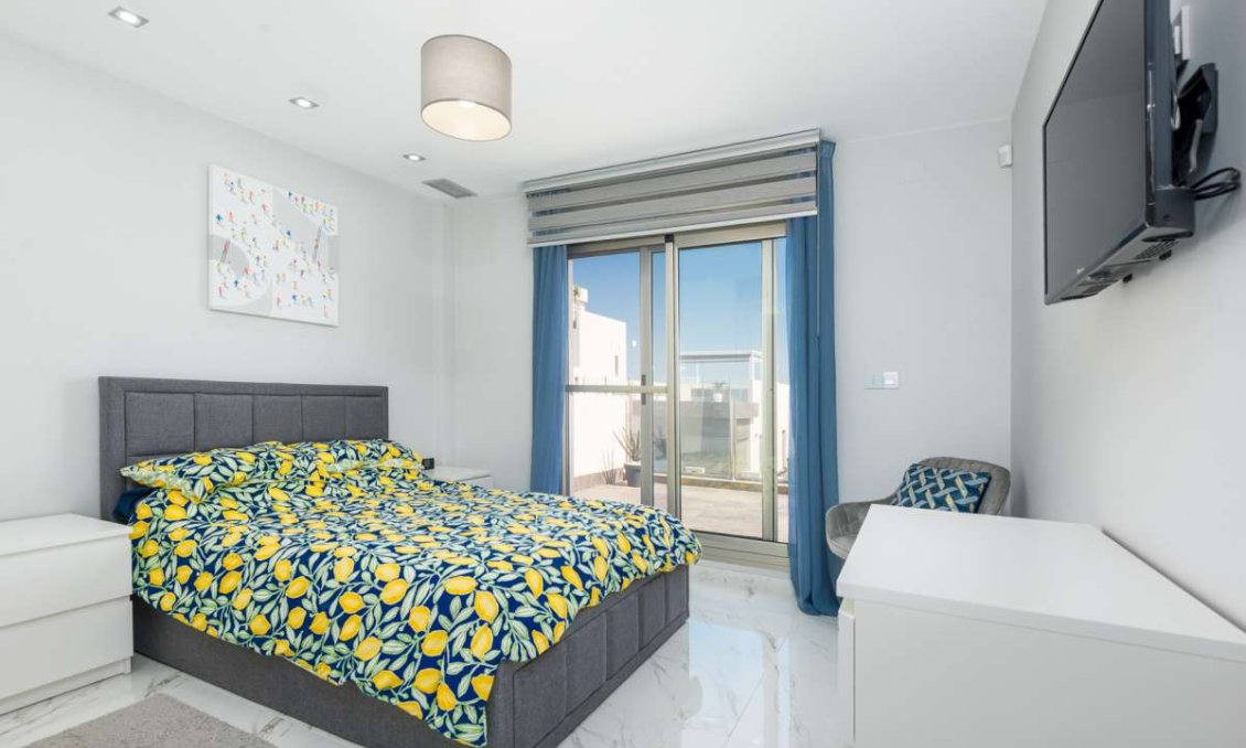 Wiederverkauf - Villa -
Orihuela Costa - Costa Blanca