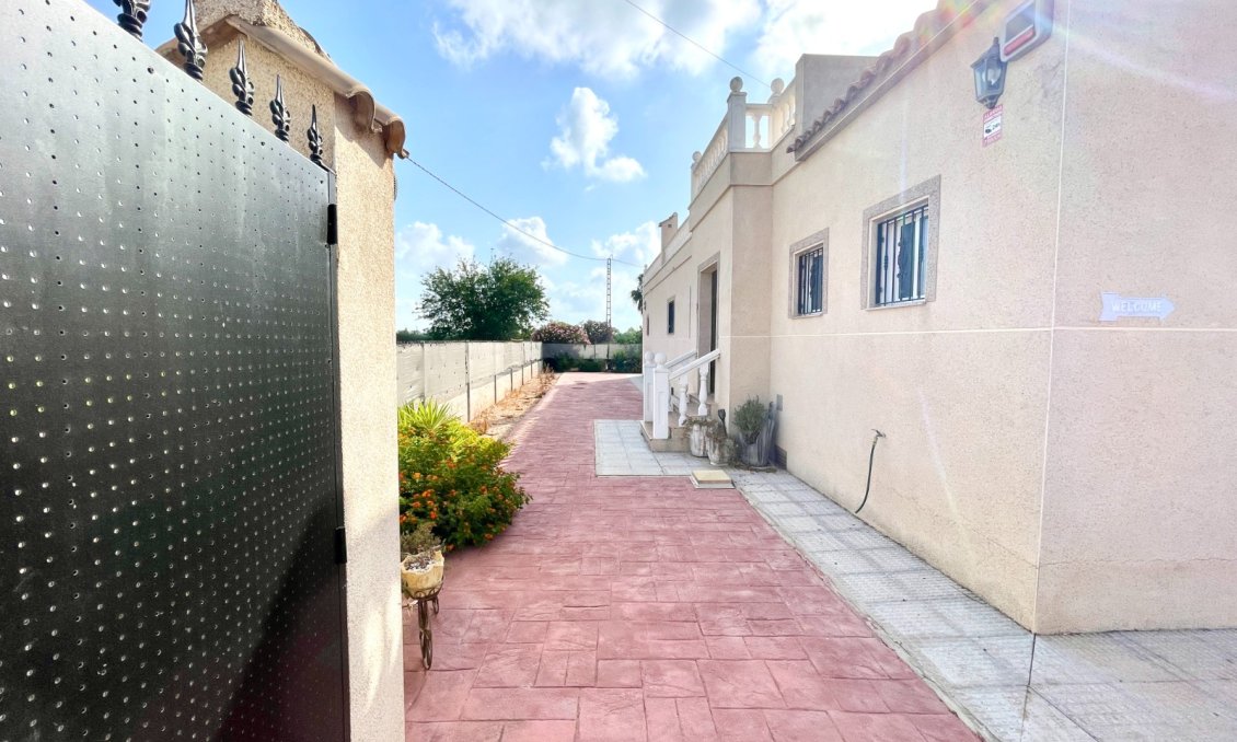 Segunda mano - Villa -
Catral - Costa Blanca