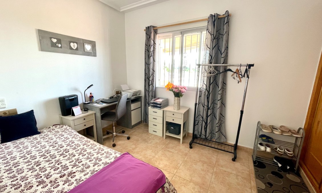Segunda mano - Villa -
Catral - Costa Blanca
