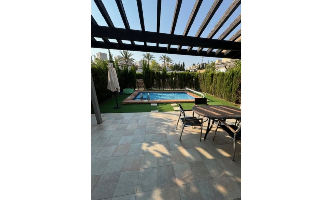 Segunda mano - Villa -
Peraleja Golf - Inland