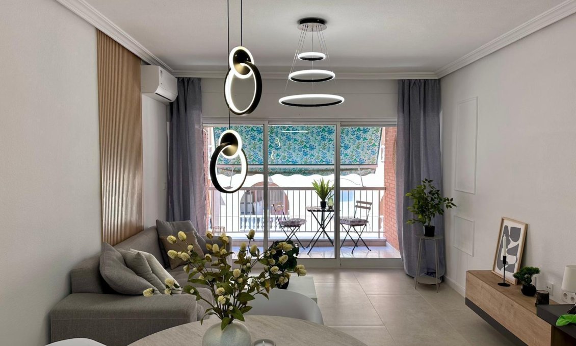 Wiederverkauf - Wohnung -
Torrevieja - Habaneras