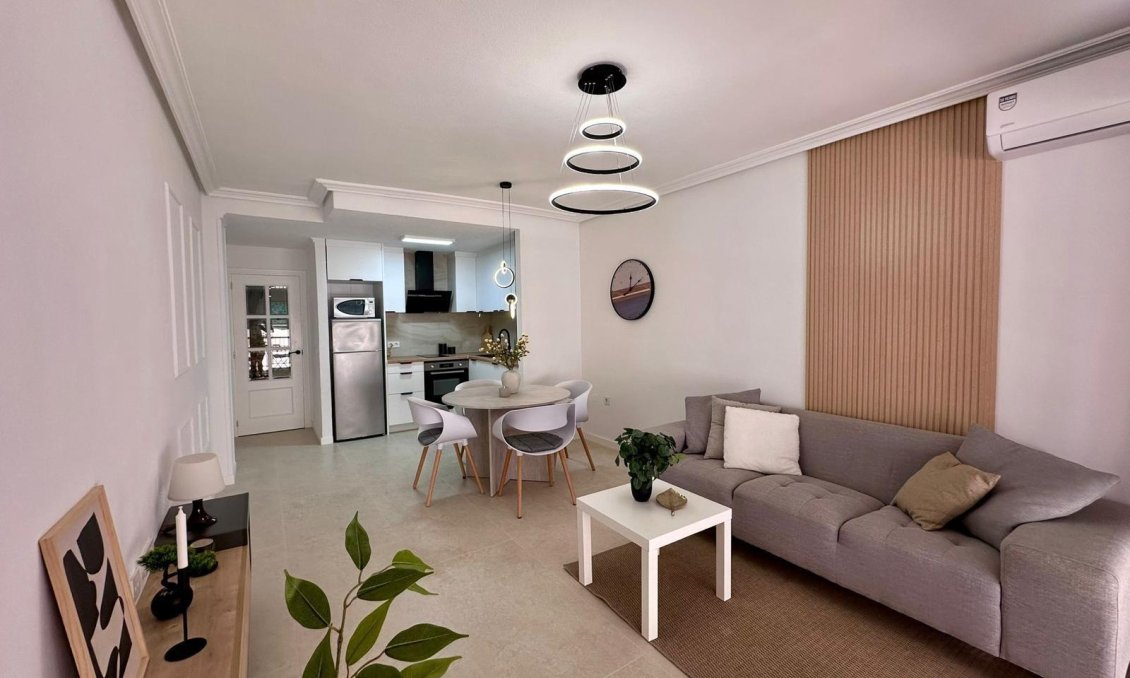 Wiederverkauf - Wohnung -
Torrevieja - Habaneras
