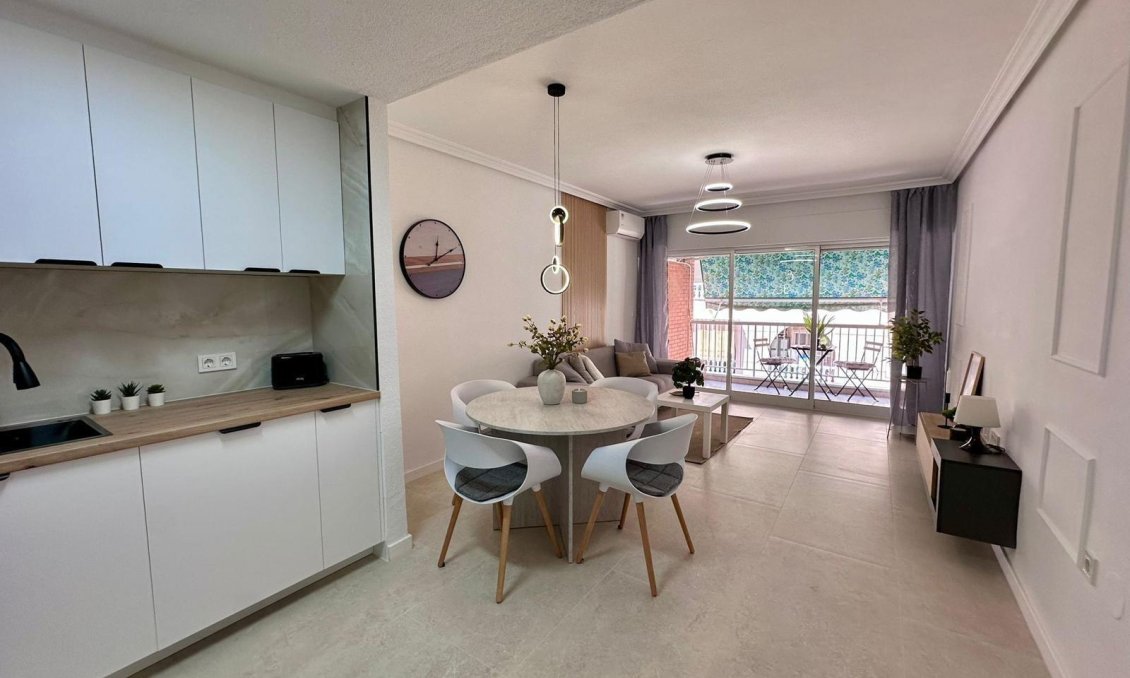 Wiederverkauf - Wohnung -
Torrevieja - Habaneras