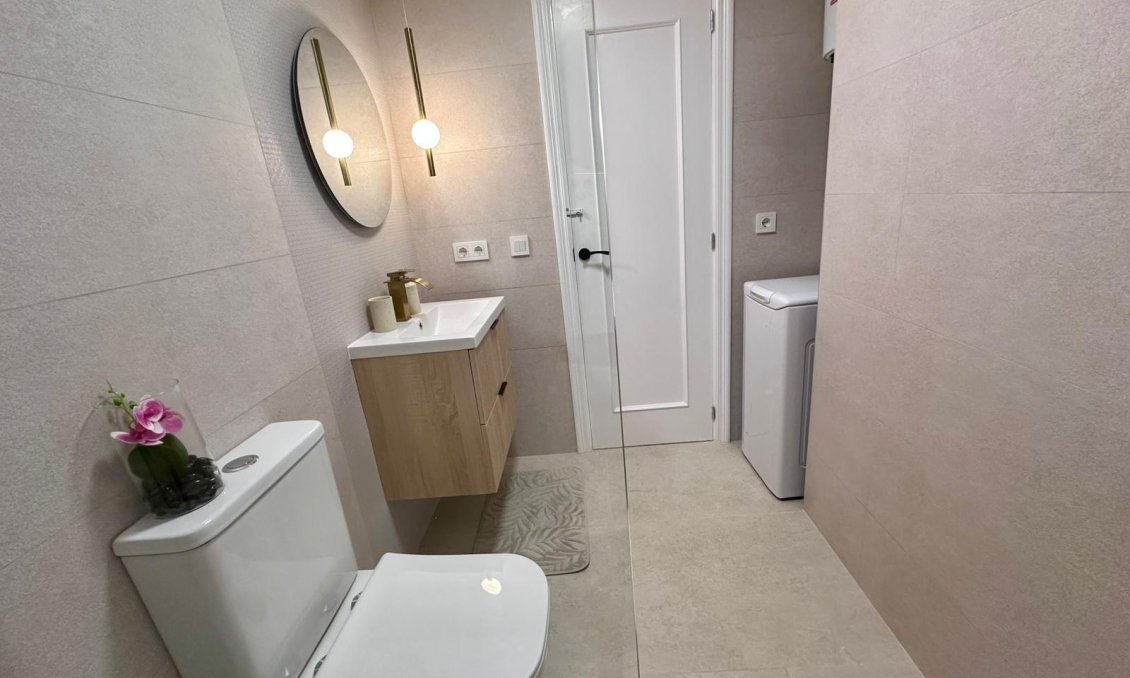 Wiederverkauf - Wohnung -
Torrevieja - Habaneras