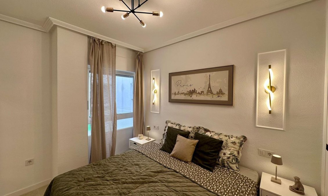 Wiederverkauf - Wohnung -
Torrevieja - Habaneras