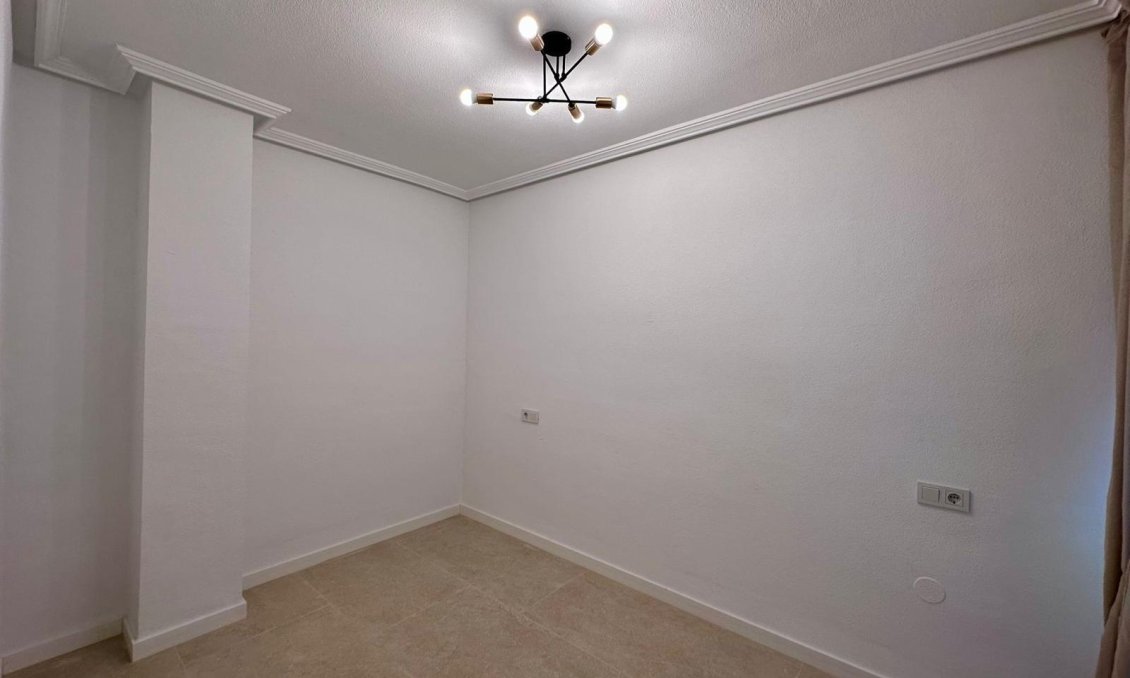 Wiederverkauf - Wohnung -
Torrevieja - Habaneras