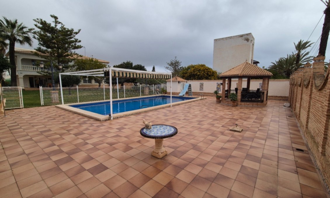 Revente - Villa -
Orihuela - Inland