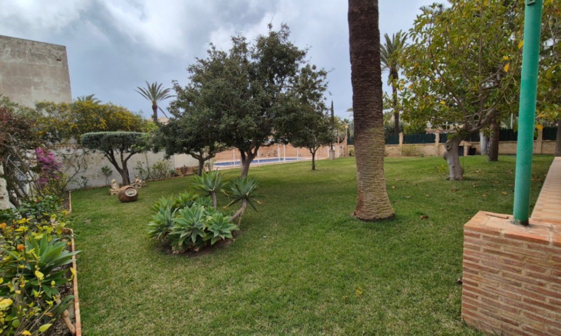 Revente - Villa -
Orihuela - Inland