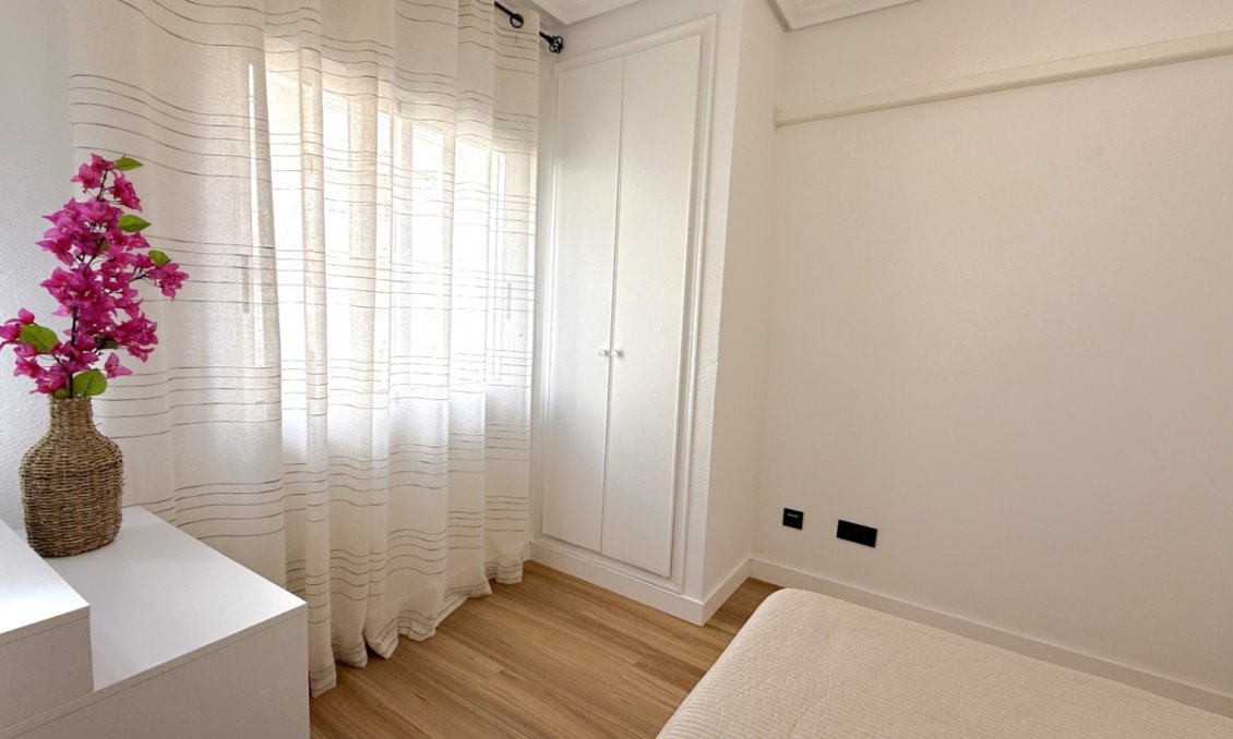 Wiederverkauf - Wohnung -
Torrevieja - Costa Blanca
