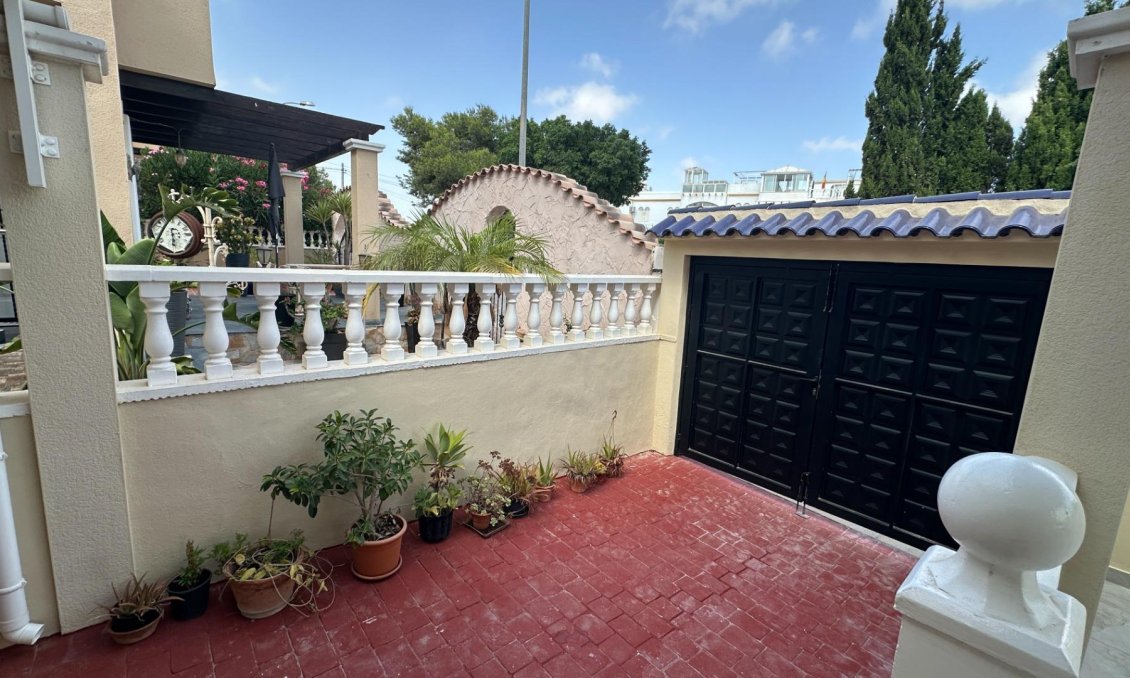 Resale - Townhouse -
San Miguel de Salinas - El Galán