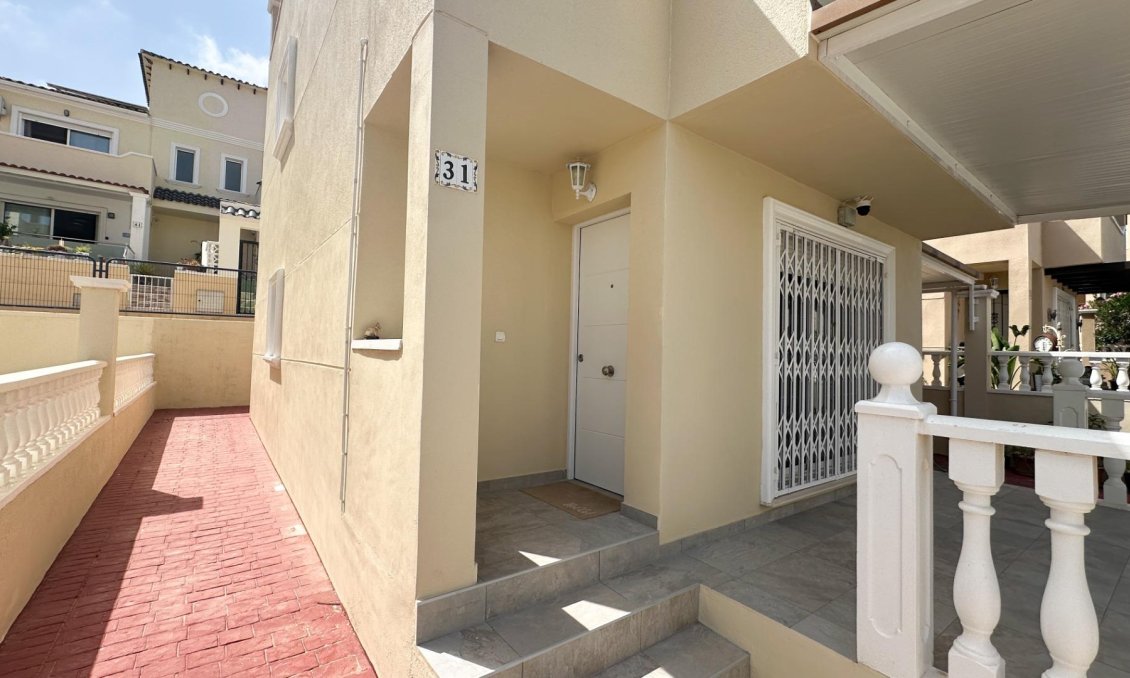 Resale - Townhouse -
San Miguel de Salinas - El Galán