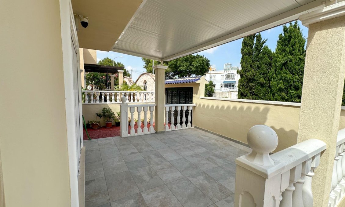 Resale - Townhouse -
San Miguel de Salinas - El Galán