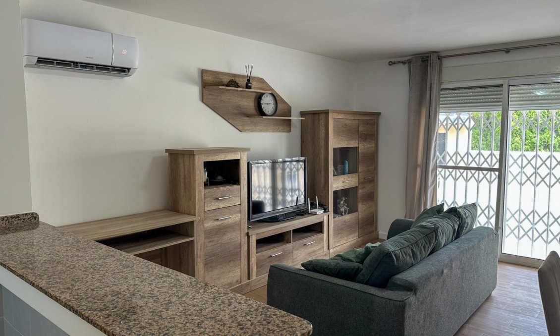 Resale - Townhouse -
San Miguel de Salinas - El Galán